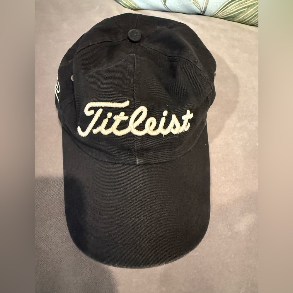 Black Titleist Baseball Hat